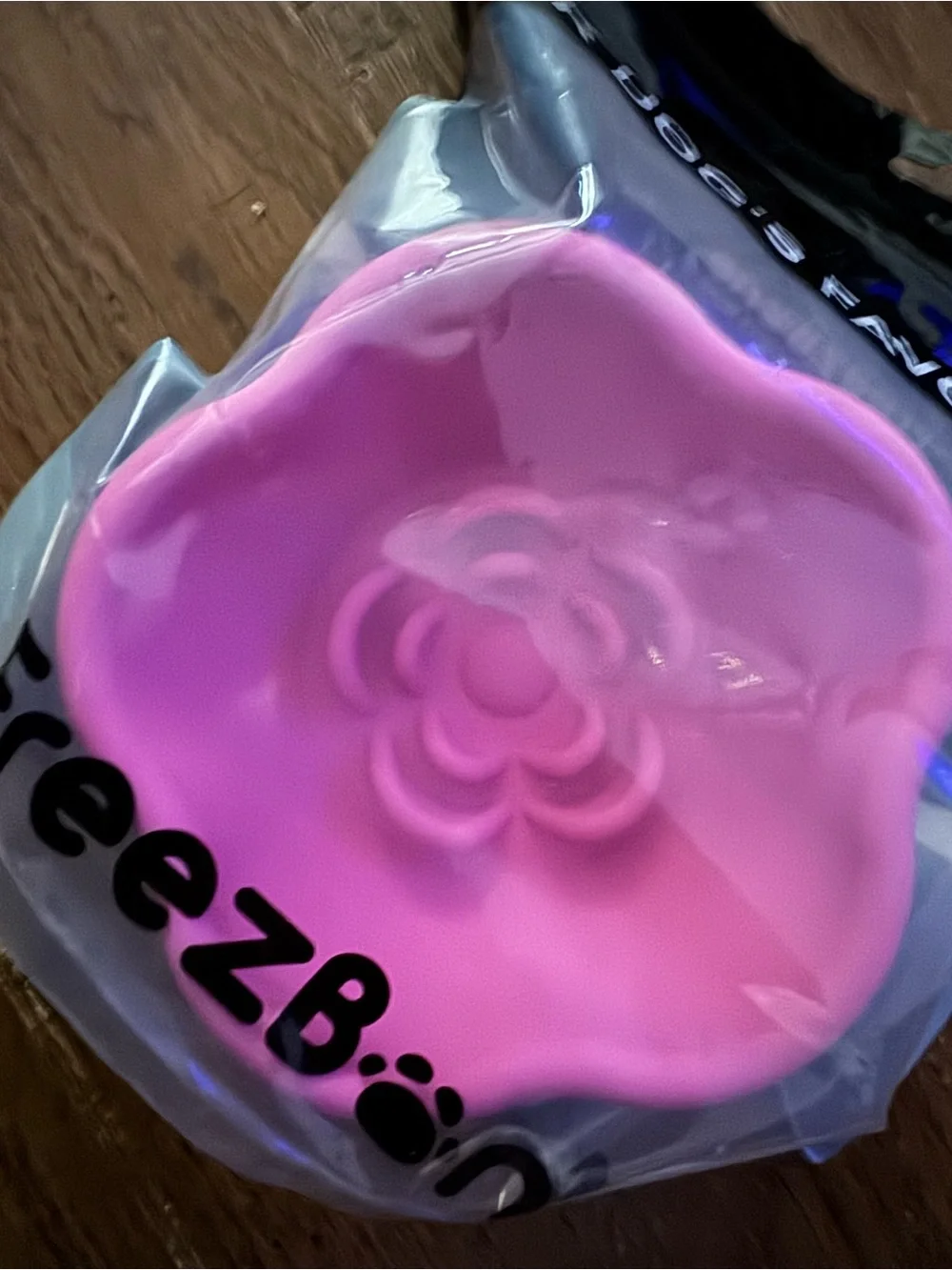 Freezbone Large Pink Flower Freezer you, treat bowl NEW sealed up to 90 pounds